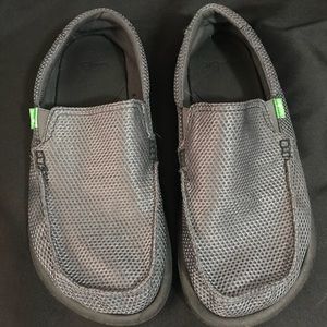 Gray Sanuk’s men size 11